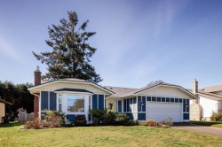 3982 Bel Nor Pl Saanich, BC V8N 6B6