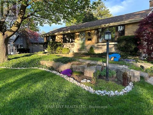 92 DEAN AVENUE  Guelph, ON N1G 1L6