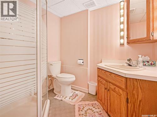 8 275 Alpine Crescent, Swift Current, SK - Indoor Photo Showing Bathroom