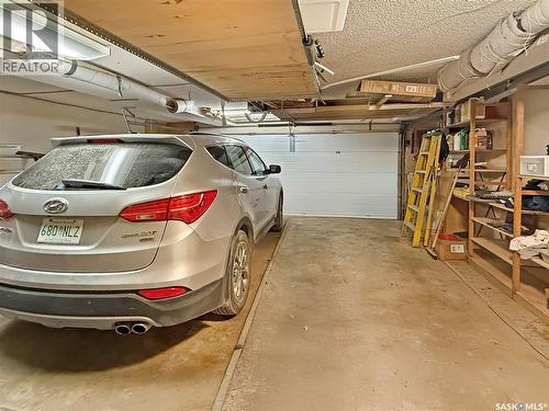8 275 Alpine Crescent, Swift Current, SK - Indoor Photo Showing Garage