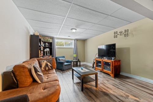 Salle familiale - 329 Rue Daudelin, Farnham, QC - Indoor