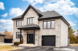 48 Rue Alexander-Ross  Mont-Saint-Grégoire, QC J0J 1K0