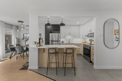 Cuisine - 104-103 Rue Angora, Dollard-Des-Ormeaux, QC - Indoor Photo Showing Kitchen With Upgraded Kitchen