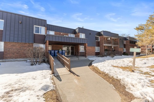 Entrée extérieure - 104-103 Rue Angora, Dollard-Des-Ormeaux, QC - Outdoor With Balcony