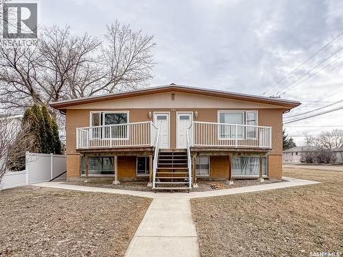 395 6Th Avenue Se, Swift Current, SK - Outdoor With Deck Patio Veranda