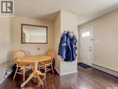 395 6Th Avenue Se, Swift Current, SK - Indoor Photo Showing Dining Room