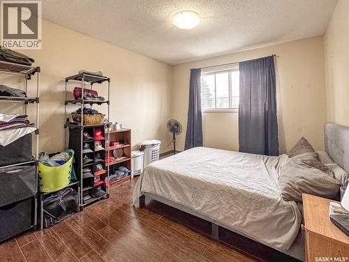 395 6Th Avenue Se, Swift Current, SK - Indoor Photo Showing Bedroom