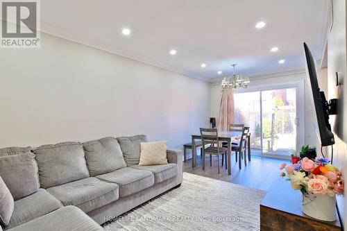 109 Tangmere Crescent, Markham, ON - Indoor Photo Showing Living Room