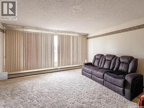 216 15Th Avenue Ne, Swift Current, SK - Indoor Photo Showing Other Room