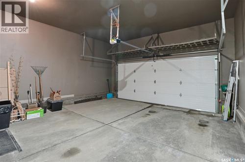 102 802 Heritage Crescent, Saskatoon, SK - Indoor Photo Showing Garage