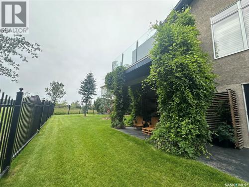 102 802 Heritage Crescent, Saskatoon, SK - Outdoor