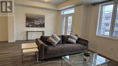 19 Pogie Drive, Welland, ON - Indoor Photo Showing Living Room