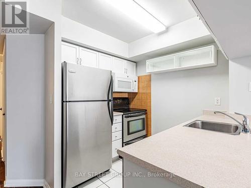 703 - 5 Everson Drive, Toronto, ON - Indoor Photo Showing Kitchen