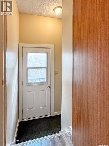 947 & 957 Connaught Drive, Swift Current, SK - Indoor Photo Showing Other Room