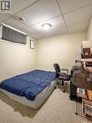 947 & 957 Connaught Drive, Swift Current, SK - Indoor Photo Showing Bedroom