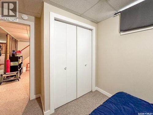 947 & 957 Connaught Drive, Swift Current, SK - Indoor Photo Showing Bedroom