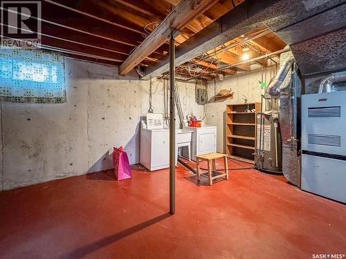 947 & 957 Connaught Drive, Swift Current, SK - Indoor Photo Showing Basement