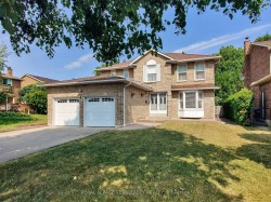 4 Mowat Court Brampton, ON L6Z 3E6