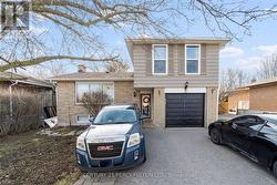 376 FAIRLAWN STREET  Oshawa, ON L1J 4R3