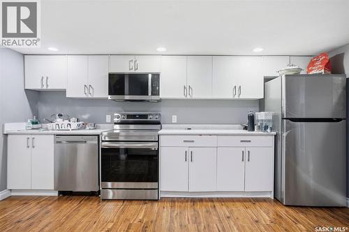 215 Wyant Lane, Saskatoon, SK - Indoor Photo Showing Kitchen