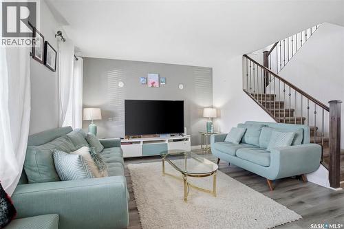 215 Wyant Lane, Saskatoon, SK - Indoor Photo Showing Living Room