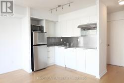 731 - 111 ELIZABETH STREET Toronto, ON M5G 1P7