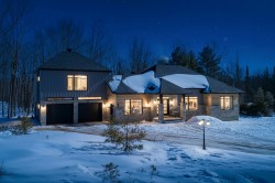 275 Rue des Grands-Pics  Saint-Colomban, QC J5K 0H7