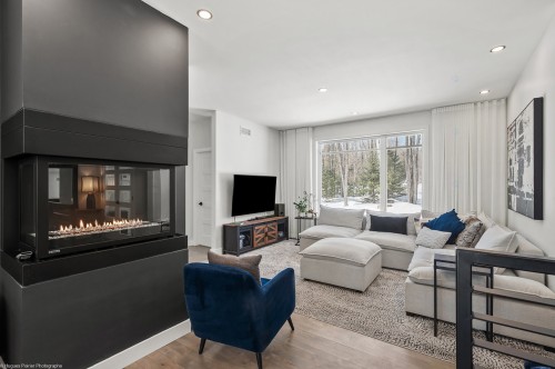 Living Room - 275 Rue Des Grands-Pics, Saint-Colomban, QC - Indoor Photo Showing Living Room With Fireplace
