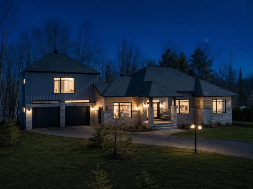 Front of Structure - 275 Rue Des Grands-Pics, Saint-Colomban, QC - Outdoor