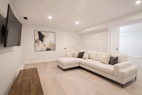Family Room - 275 Rue Des Grands-Pics, Saint-Colomban, QC - Indoor Photo Showing Living Room