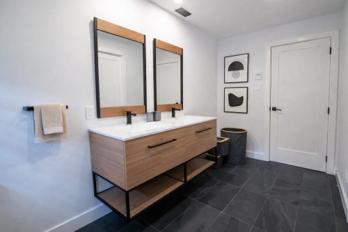 Bathroom - 275 Rue Des Grands-Pics, Saint-Colomban, QC - Indoor Photo Showing Bathroom