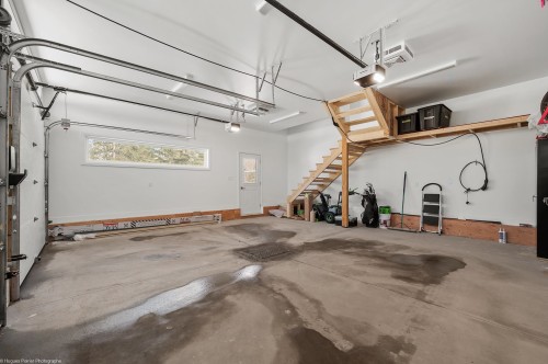 Garage - 275 Rue Des Grands-Pics, Saint-Colomban, QC - Indoor Photo Showing Garage