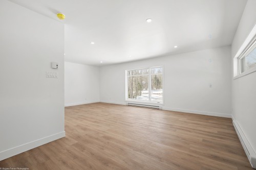Loft - 275 Rue Des Grands-Pics, Saint-Colomban, QC - Indoor Photo Showing Other Room