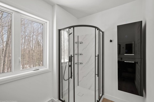 Bathroom - 275 Rue Des Grands-Pics, Saint-Colomban, QC - Indoor Photo Showing Other Room