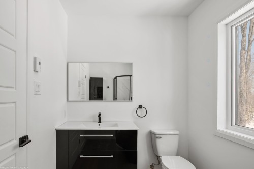 Bathroom - 275 Rue Des Grands-Pics, Saint-Colomban, QC - Indoor Photo Showing Bathroom