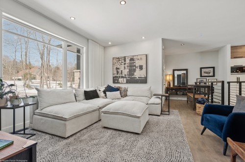 Living Room - 275 Rue Des Grands-Pics, Saint-Colomban, QC - Indoor Photo Showing Living Room