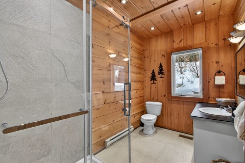 Salle de bains attenante à la CCP - 5 Ch. D'Azur, Val-Des-Lacs, QC 