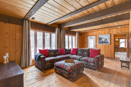 Salle familiale - 5 Ch. D'Azur, Val-Des-Lacs, QC 