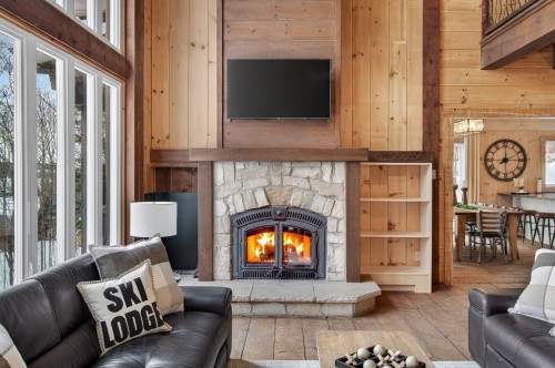 Salon - 5 Ch. D'Azur, Val-Des-Lacs, QC 