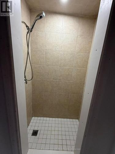 85 Maple Avenue, Barrie, ON - Indoor Photo Showing Bathroom