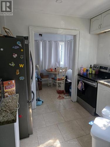85 Maple Avenue, Barrie, ON - Indoor Photo Showing Kitchen