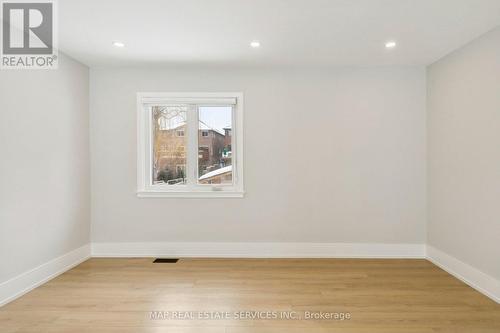 260 Hillside Drive, Mississauga, ON - Indoor Photo Showing Other Room