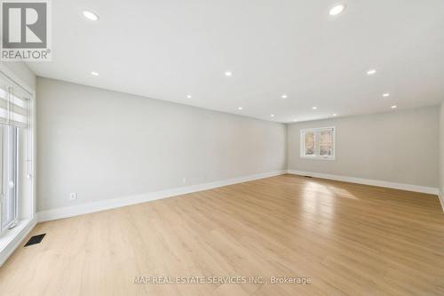 260 Hillside Drive, Mississauga, ON - Indoor Photo Showing Other Room