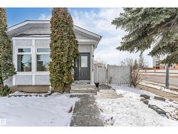 10865 21 Ave NW  Edmonton, AB T5J 5S1