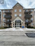 4006 KILMER Drive Unit# 203  Burlington, ON L7M 4W4