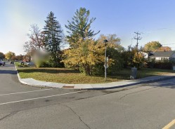 180 Rue Hilton  Dollard-Des-Ormeaux, QC H9B 2N7