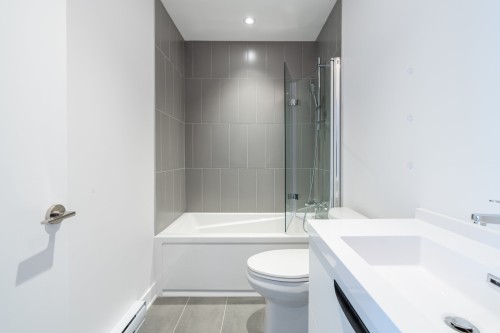 Salle de bains - 506-7227 Boul. Newman, Montréal (Lasalle), QC - Indoor Photo Showing Bathroom