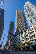 3004 - 2221 YONGE STREET Toronto, ON M4S 0B8