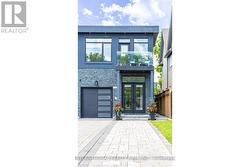 36B PINE AVENUE  Mississauga, ON L5H 2P8