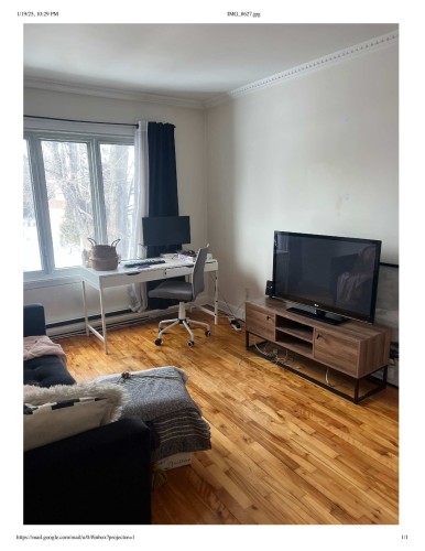 Salon - 14 Rue Yvon, Châteauguay, QC - Indoor